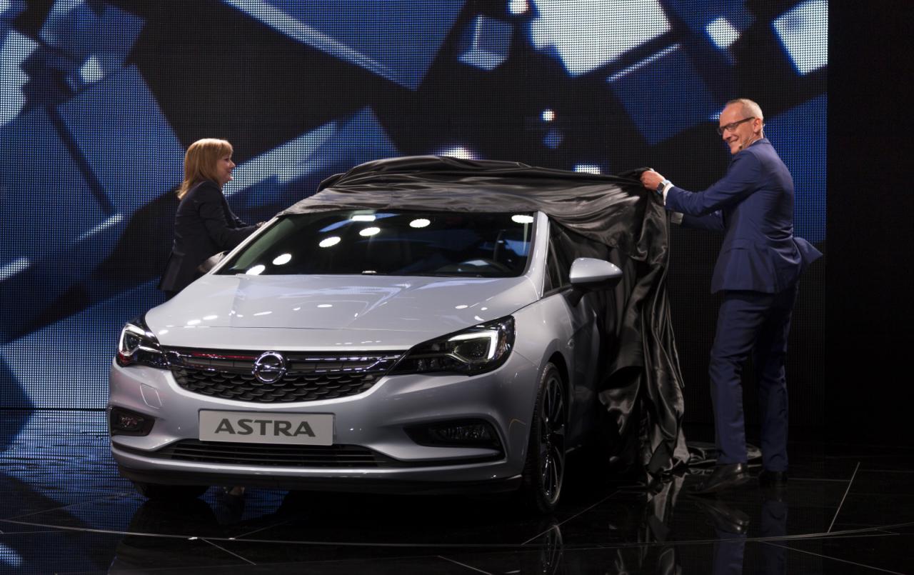 Τριάντα χιλιάδες παραγγελίες από τα «αποδυτήρια» για το νέο Opel Astra